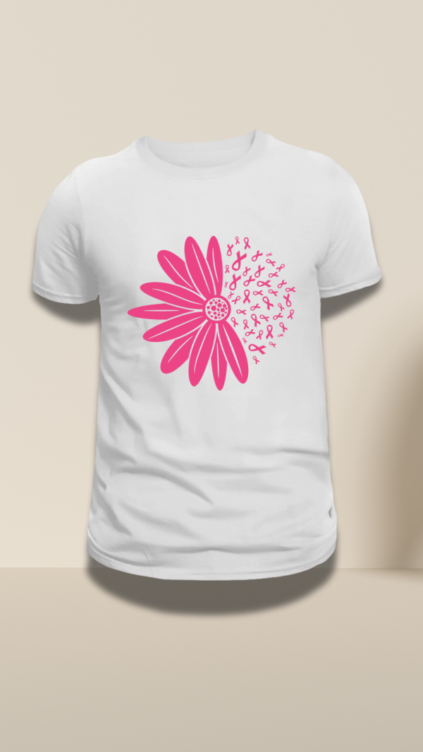 T shirt blanc avec une marguerite at les rubans contre le cancer du sein floqué